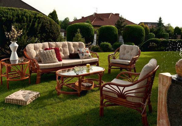 8 советов по выбору мебели для дачи и сада - фото