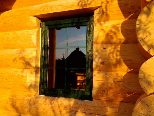Как установить окно в деревянном доме? - фото