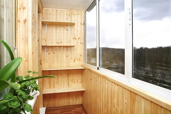 Внутренняя отделка балкона: 5 материалов - фото