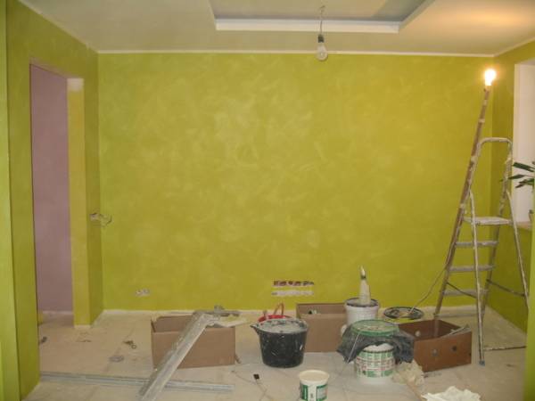 Покраска и штукатурка стен Приготовление раствора, подготовка поверхности,  ... - фото