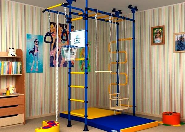 Спортивный уголок для детей в квартиру с фото
