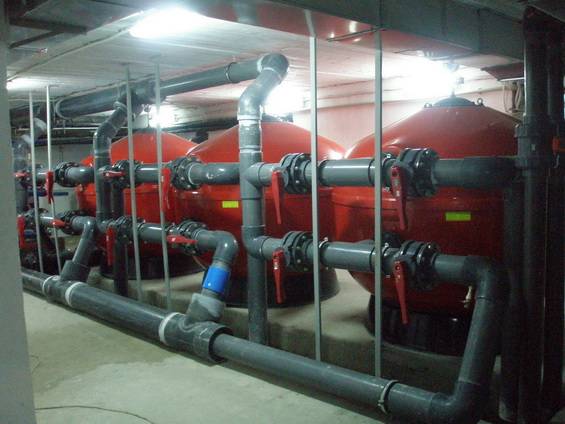 Трубы ПВХ для водопровода: особенности, стандарты, способы монтажа - фото