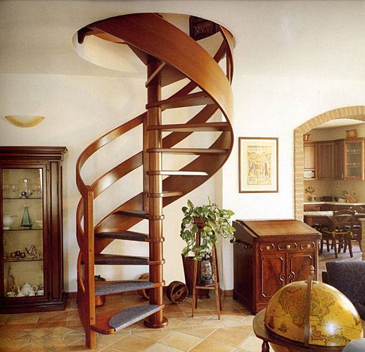 Оригинальная винтовая лестница: 4 вида конструкций с фото