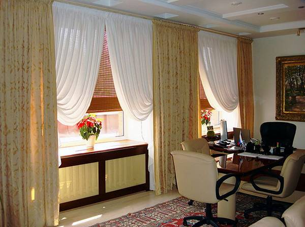 Выбираем шторы в кабинет: ткань, цвет, дизайн, особенности - фото